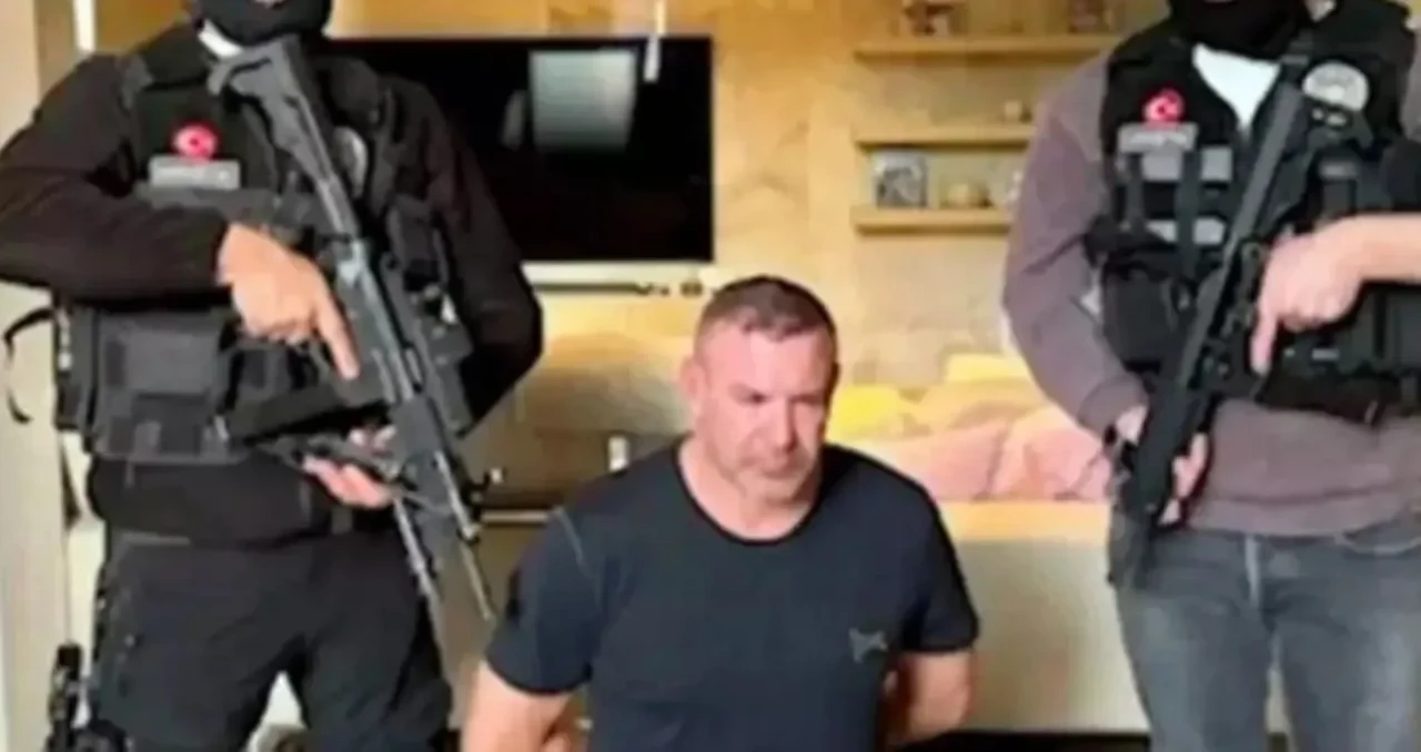 Abdullah Alp Üstün Kimdir? Don Vito Lakaplı Abdullah Alp Üstün Hakkında Bilgiler