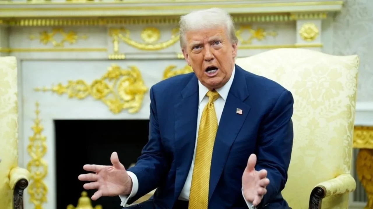 ABD Başkanı Trump, Beyaz Saray'ın Çatısında Nükleer Füze İnşa Edeceğini Açıkladı