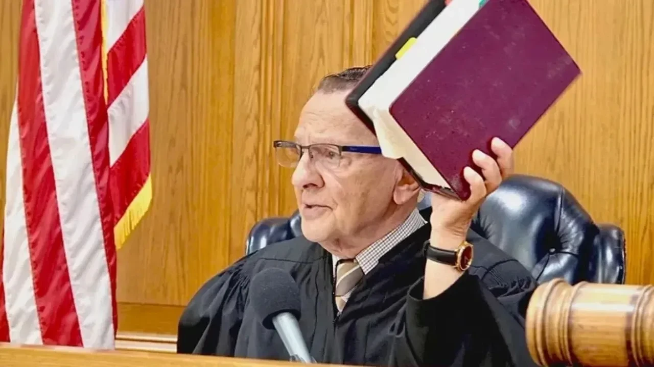 Frank Caprio Kimdir? Şefkatli Kararlarıyla Tanınan ‘Babacan Yargıç’ın Hikâyesi