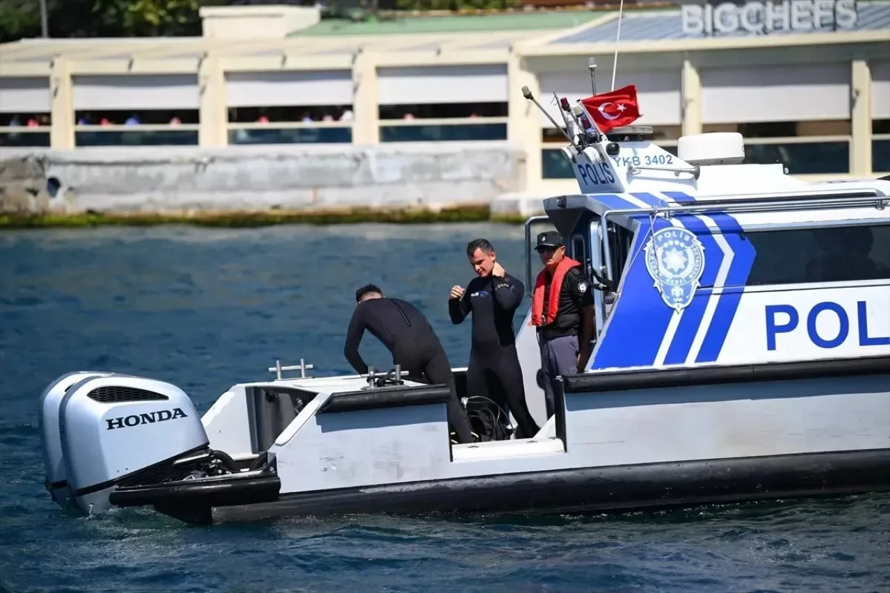 İstanbul Boğazı'nda Kaybolan Rus Yüzücü Nikolai Svechnikov'un Durumu Ne? Arama Çalışmaları Devam Ediyor