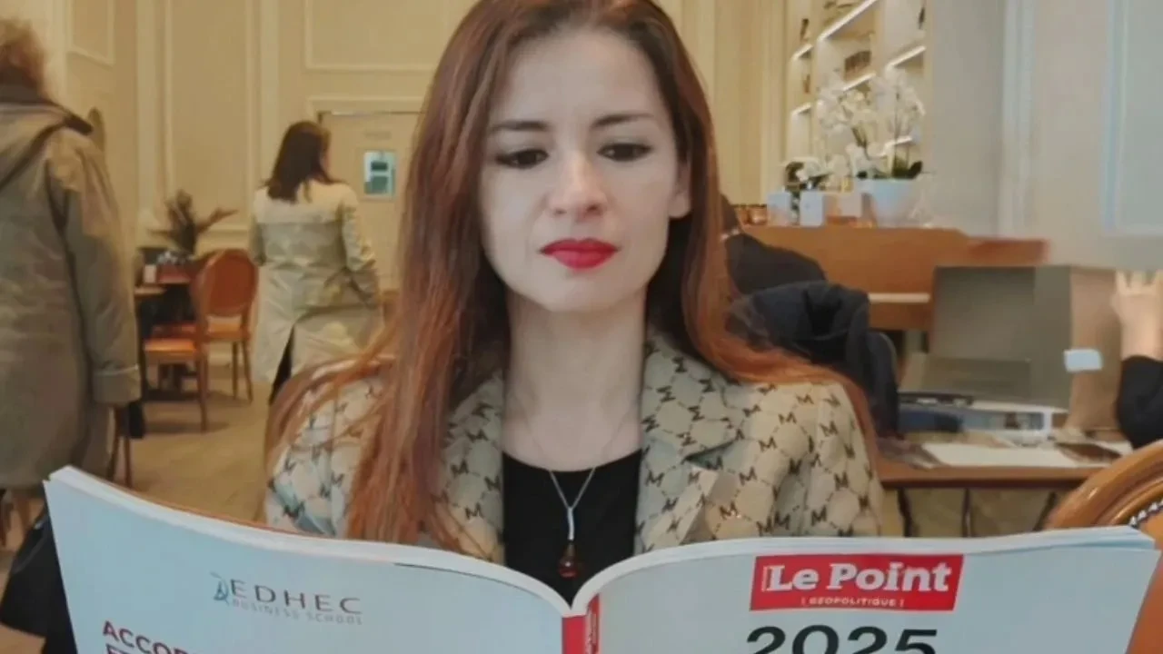 Öznur Küçüker Sirene Kimdir?