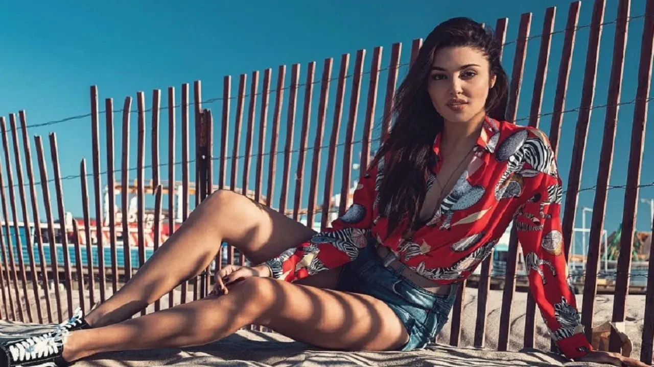 Hande Erçel, Muhabirlere Tepki Gösterdi: Barışma Sorularına Cevap Vermedi