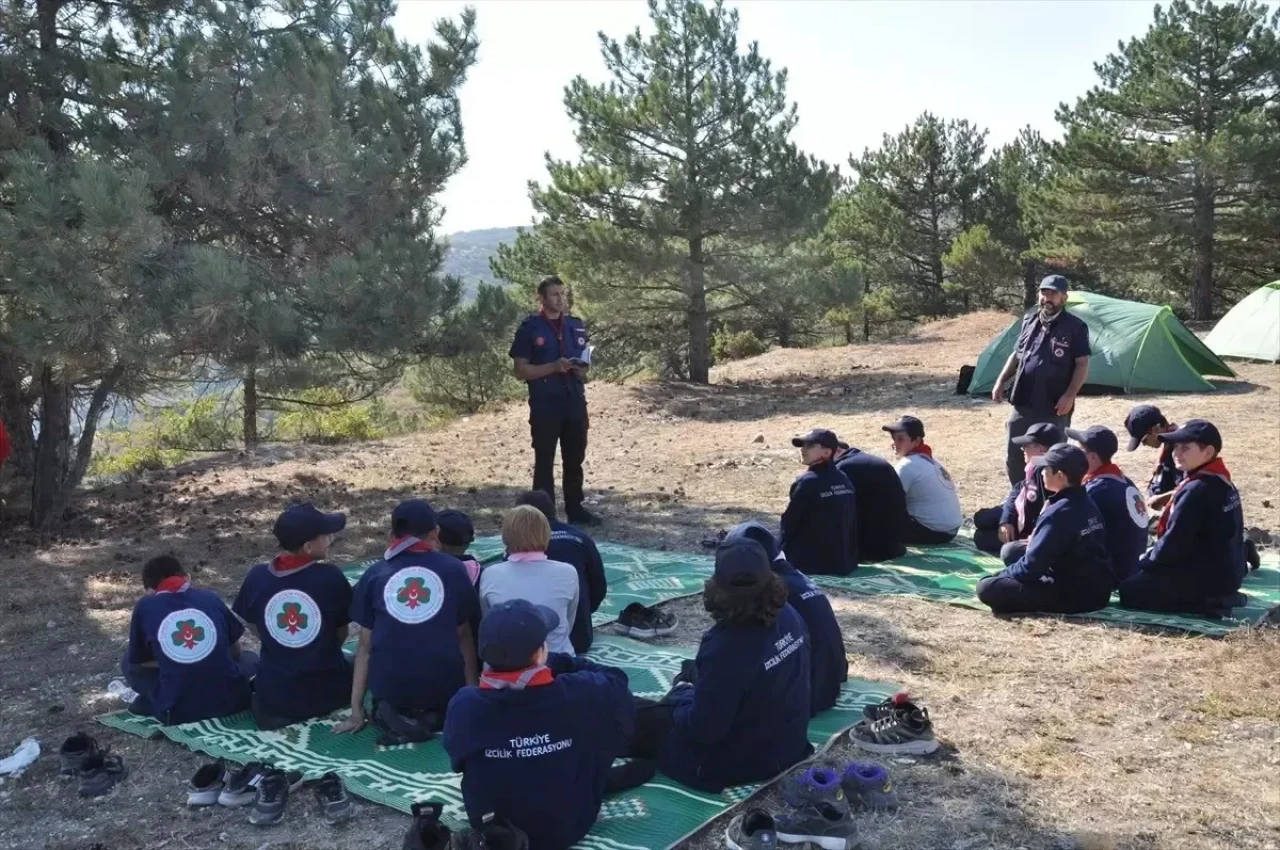 Kütahya'da İzciler, Peygamber Efendimizin İzinde Kamp Düzenledi