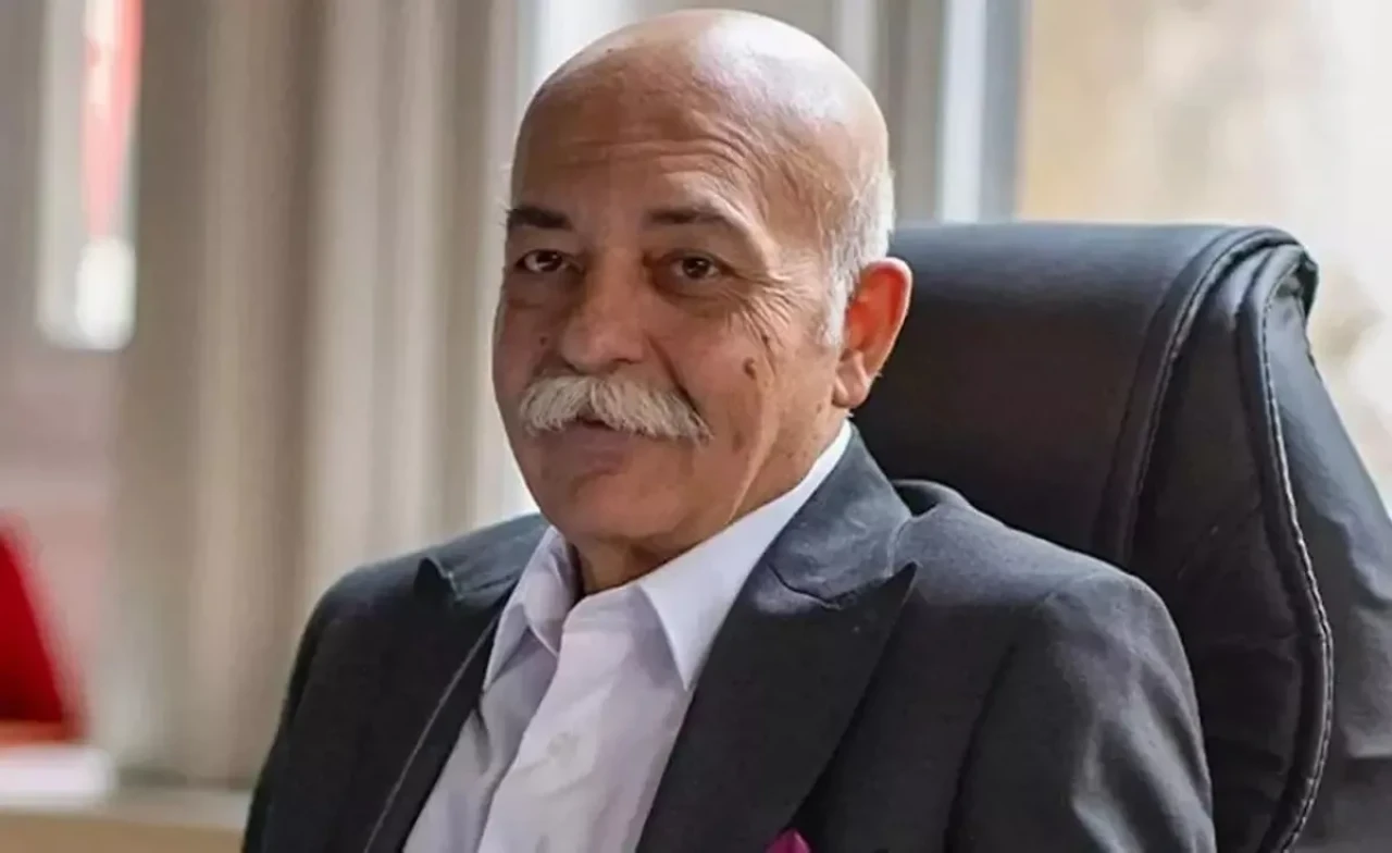 Usta Oyuncu Settar Tanrıöğen, Kedisiyle Birlikte İki Oda Bir Salon Evde Yaşıyor