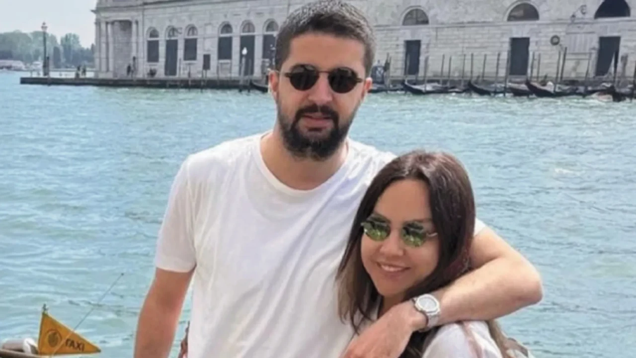 Ebru Gündeş, Uzaktan Boşanma Sürecini Tamamladı