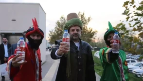 Başkan Işık, Su Kesintilerine Tepki İçin Evliya Çelebi Kostümü Giydi