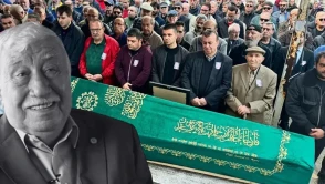 Süper Baba'nın Fiko'su Şevket Altuğ, Usta Oyuncu Ahmet Gülhan'ın Cenazesinde Görüntülendi