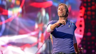 Kiss Cam Skandalı: Chris Martin'den Açıklama "Hayat Size Limon Verirse Limonata Yaparsınız"