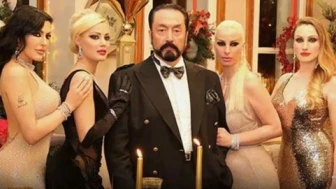Adnan Oktar'ın Kediciği Merve Büyükbayrak'ın Cezaevinden Gelen Fotoğrafları Gündem Yarattı