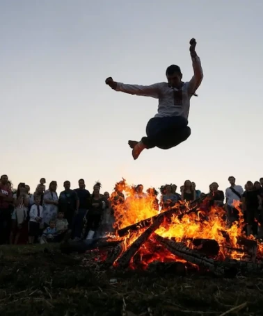 Son Dakika Hem Baharın Hem Yepyeni Bir Yılın Kutlaması: Nevruz Nedir?