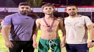 Hakkarili Bedirhan Durğun, Şalvar Güreşi Türkiye Şampiyonası'nda Üçüncü Oldu