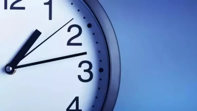 Yaz Saati Kış Saati Uygulaması 2025: Türkiye'de Saatler Geri Alınacak mı?