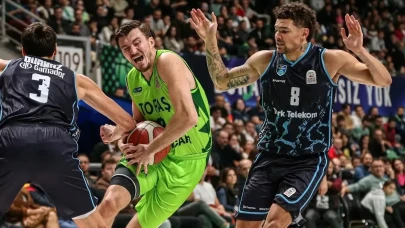 TOFAŞ, Türk Telekom'u 85-73 Yenerek Üst Üste 3. Galibiyetini Aldı