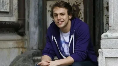 Metin Akdülger Kimdir? Biyografisi ve Hayatı Hakkında Bilgiler