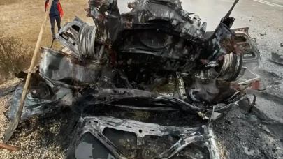 Bayburt'ta Otomobil Şarampole Devrildi: 1 Ölü, 5 Yaralı