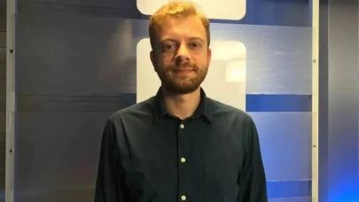 Emrah Gülsunar Kimdir? Akademisyen Neden Gözaltına Alındı?