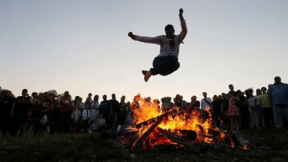 Son Dakika Hem Baharın Hem Yepyeni Bir Yılın Kutlaması: Nevruz Nedir?