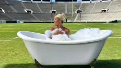 Olivia Dunne'dan Dikkat Çeken Reklam: Rose Bowl'un Ortasında Köpük Banyosu!
