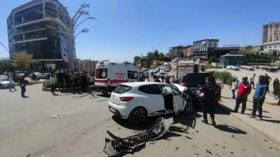 Şırnak'ta Zincirleme Kaza: 3 Yaralı