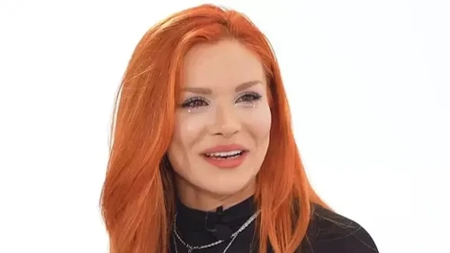 Feride Hilal Akın Kimdir? Dizi ve Müzik Kariyeri