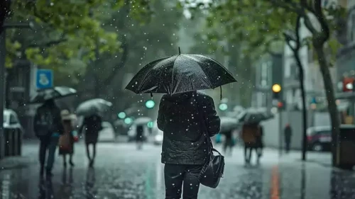 Meteoroloji ve AKOM'un Uyarıları Gerçekleşti: İstanbul'da Kuvvetli Sağanak Yağışlar Etkili Oldu