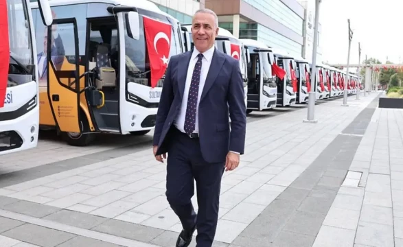 Son Dakika Vatandaş sosyal yardım beklerken o parayla yurt dışında iftar verilecek! Bütçeyi kim karşılayacak? Belediyeden açıklama geldi