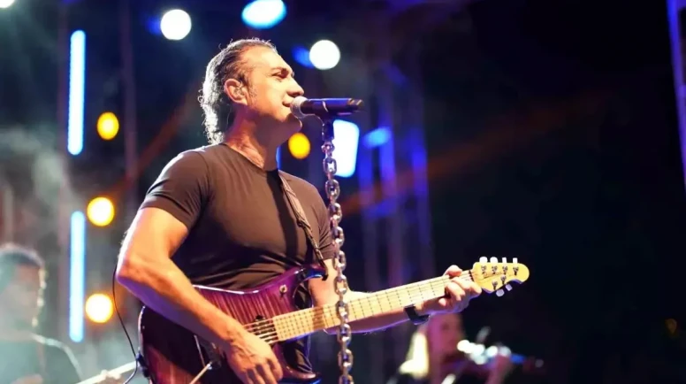 Kıraç Erzincan'da Coşkulu Bir Konser Verdi